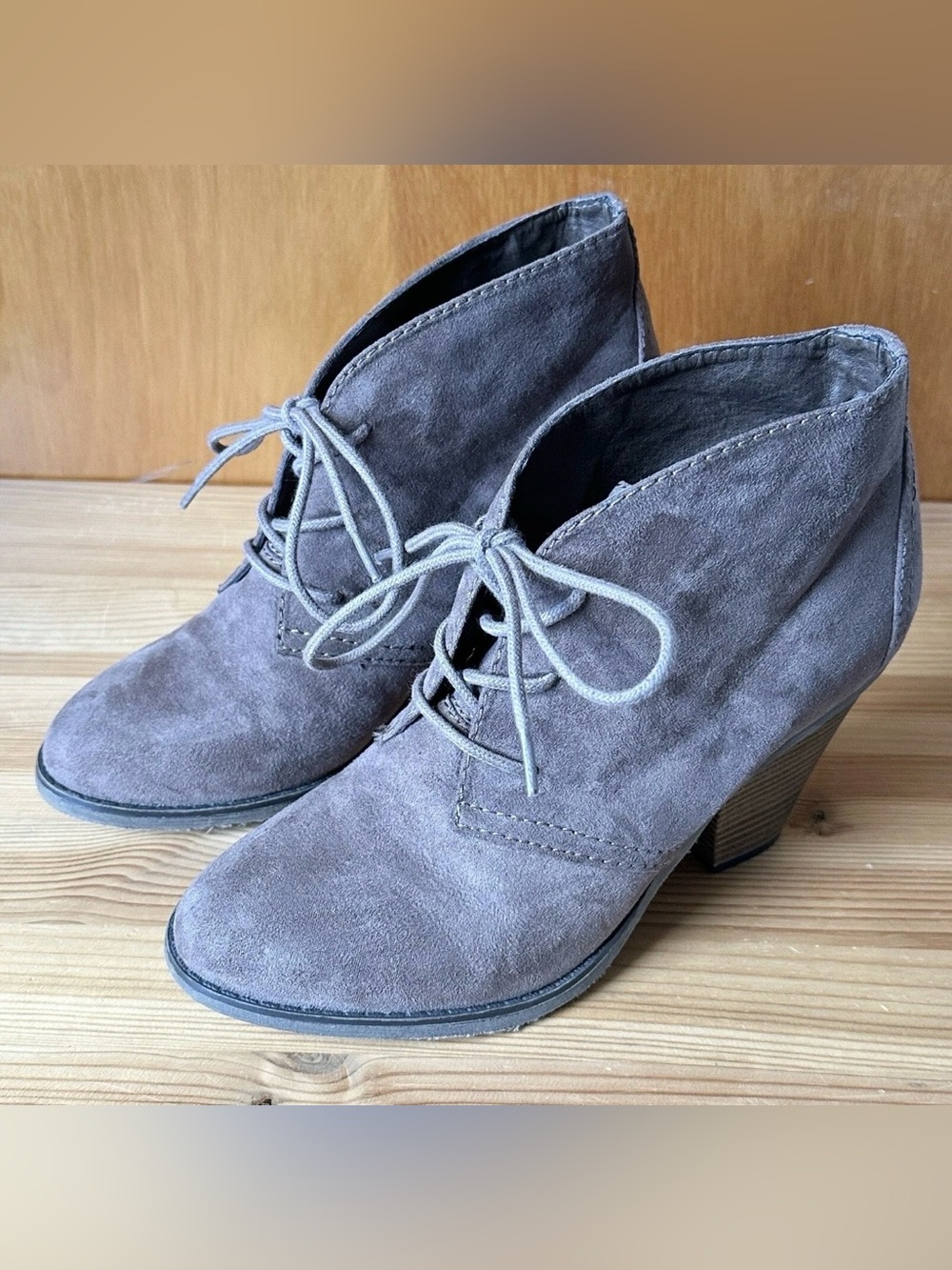 Dolce by Mojo Moxy Women’s Size 7M Dusty Brown Fabric Lace-Up Block Heel Bootie